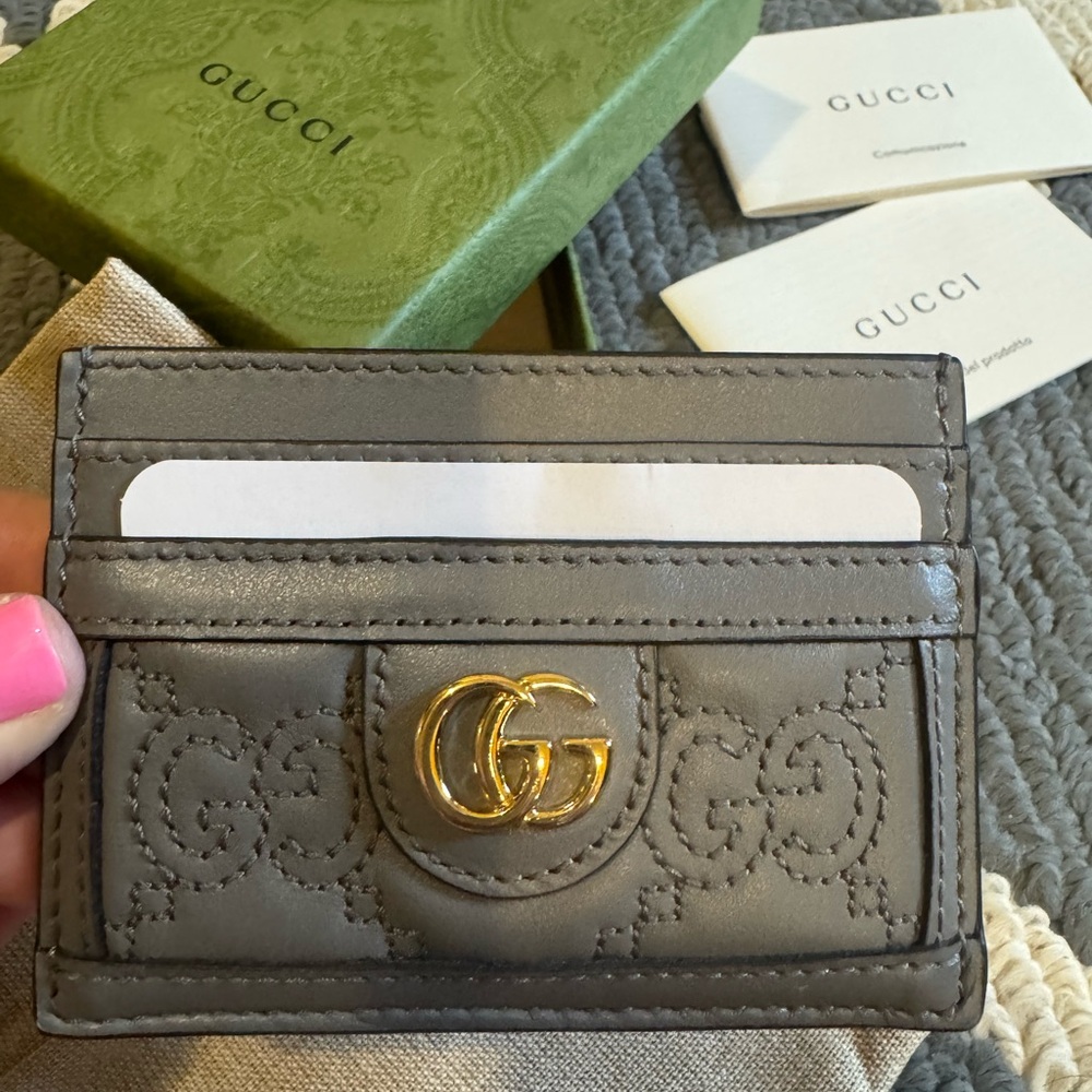 NWT Gucci Gray Card Holder! 🩶